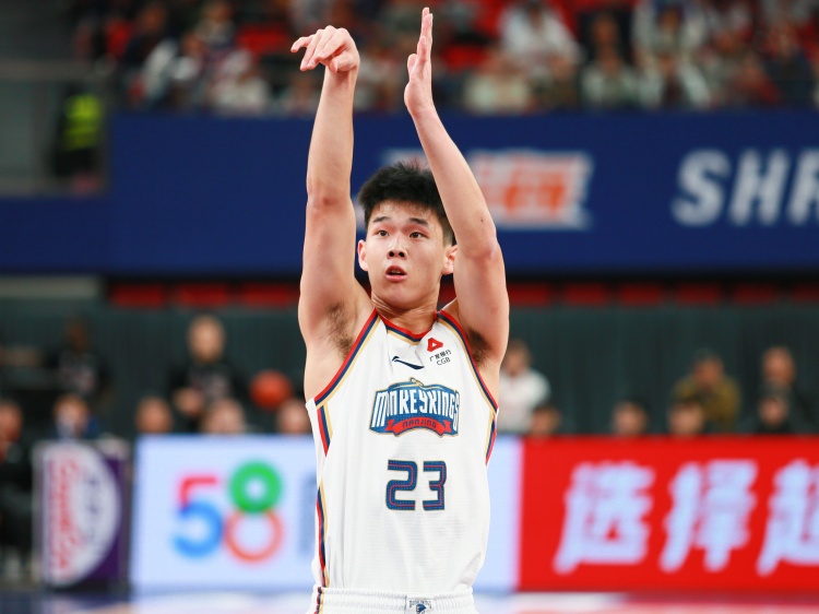狀態可以！林葳半場8中5拿到13分1板1助